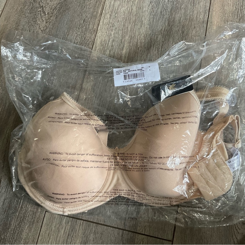 Wacoal Tan Bra, Size 32DD, NEW